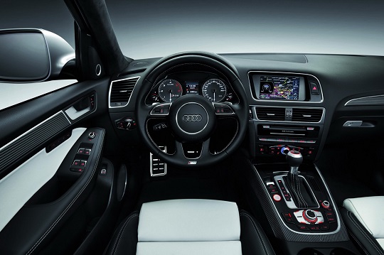 2017-Audi-Q5-interior