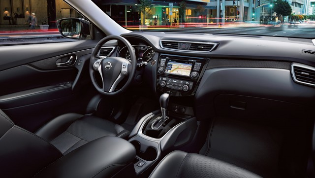 2016-Nissan-Rogue-Hybrid-interior