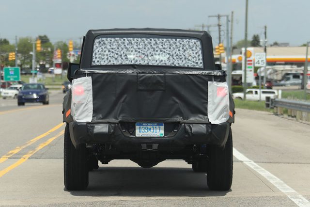 2019 Jeep Gladiator spy rear
