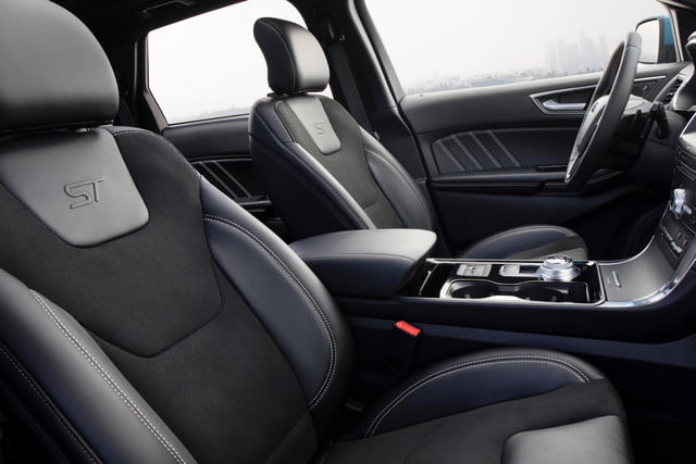 2019 Ford Edge ST seats