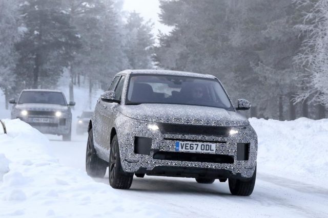 2019 Range Rover Evoque spy on snow