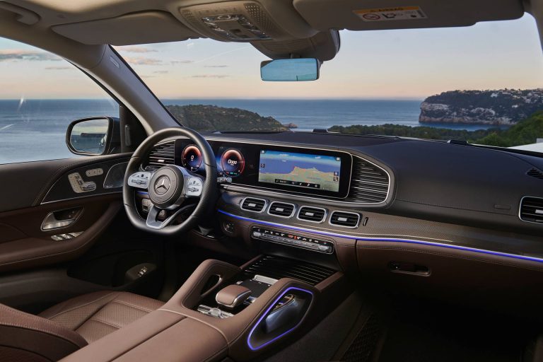 2020 Mercedes-Benz GLS cockpit