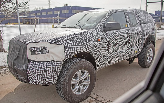 2021 Ford Bronco spy shots front