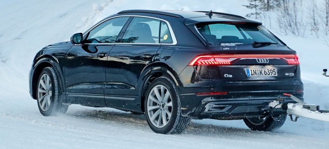 2020-Audi-Q8-PHEV-spyshots rear